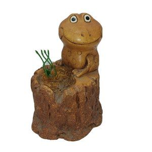 Campana Art Prod Inc Imitation Wood Frog sitting on Stump Brown 1986 5"H